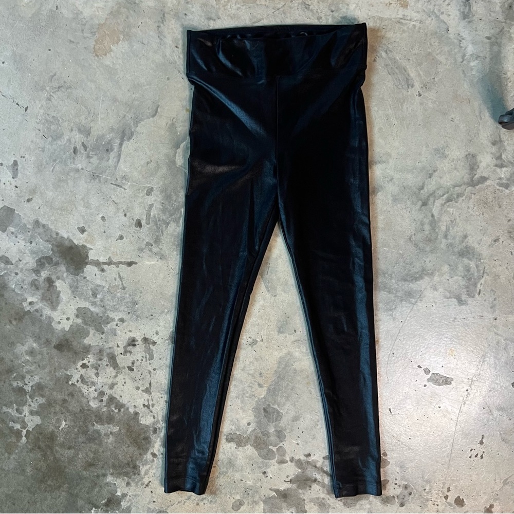 Koral Lustrous Black Shinny Legging’s. Size small.